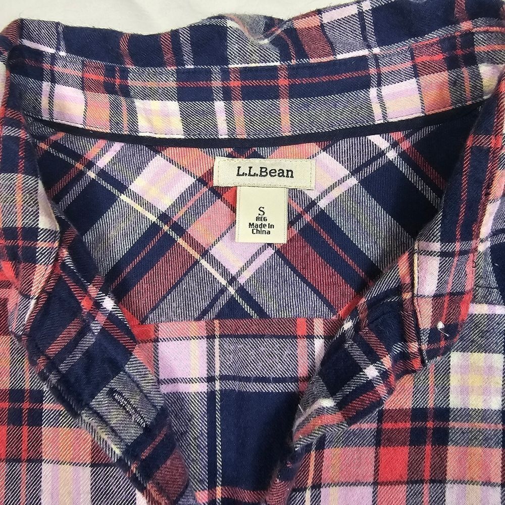 L.L Bean Pink and Purple Plaid Button Down Flannel Top Women's‎ Size Small - Picture 4 of 9